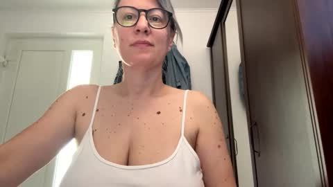 Snapshot of katynextdoor chatting on 11, 6, 2026 Katy online show from 11, 6, 2026