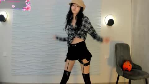 Snapshot of kawai_mai chatting on 1, 12, 2025 mai online show from 1, 12, 2025