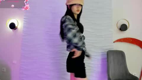 Snapshot of kawai_mai chatting on 5, 12, 2025 mai online show from 5, 12, 2025