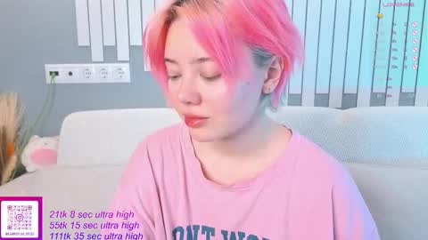 Snapshot of kawaii_yuki chatting on 13, 10, 2025 Yuki online show from 13, 10, 2025