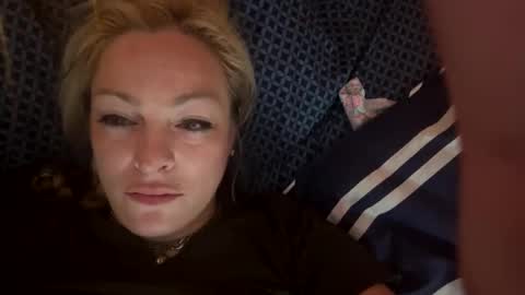 Snapshot of kay_la chatting on 21, 9, 2025 kay_la online show from 21, 9, 2025