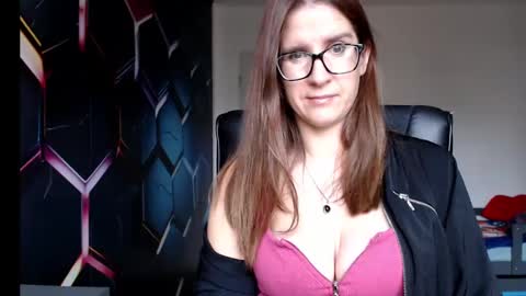 KayaLips online show from 4, 12, 2024
