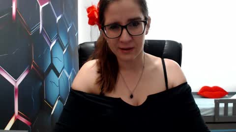 KayaLips online show from 1, 1, 2025