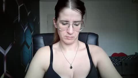 KayaLips online show from 28, 9, 2025