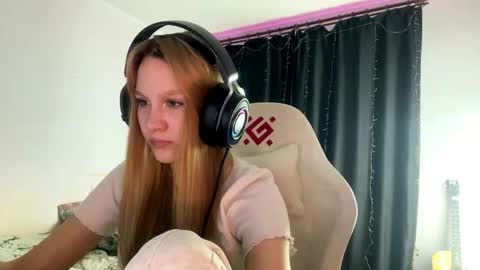 Amia online show from 18, 4, 2026