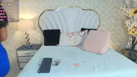 kayladavies_ online show from 17, 6, 2026