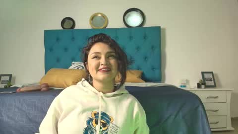 Snapshot of kaylavanber_ chatting on 13, 2, 2025 KAYLA Damian online show from 13, 2, 2025