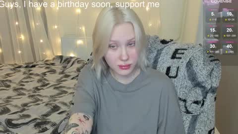 Snapshot of kebesheska chatting on 6, 2, 2025 Seb Polly Roxy Jonny online show from 6, 2, 2025