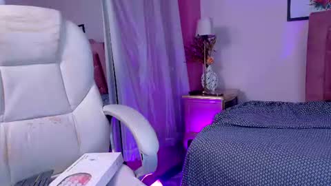 Snapshot of keiko_amane chatting on 23, 6, 2026 online show from 23, 6, 2026