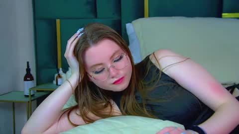 Keira online show from 12, 3, 2025