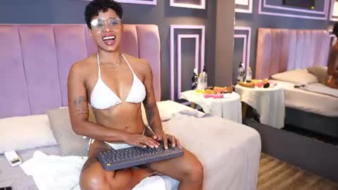 Snapshot of kelly__thomson chatting on 9, 6, 2026 kelly__thomson online show from 9, 6, 2026