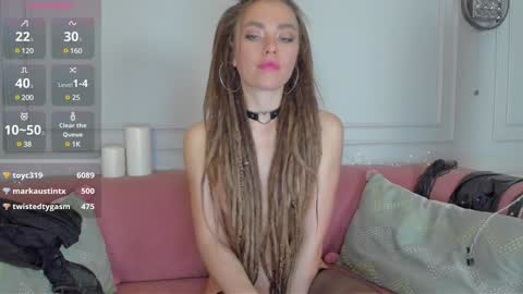 Snapshot of kellyfouler chatting on 8, 12, 2024 KellyFouler online show from 8, 12, 2024