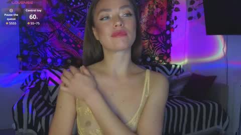 Snapshot of kellyfouler chatting on 4, 10, 2025 KellyFouler online show from 4, 10, 2025