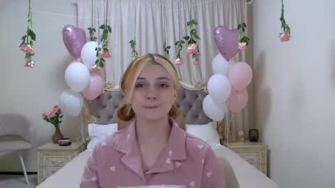 Kelly Stoneys online show from 19, 2, 2025