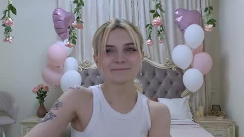 Kelly Stoneys online show from 7, 3, 2025