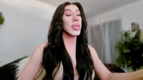 Kelsi  online show from 8, 3, 2026