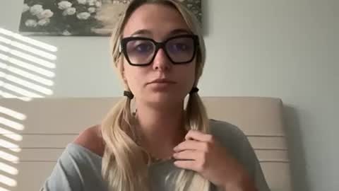 Kelsey Blu online show from 17, 4, 2026