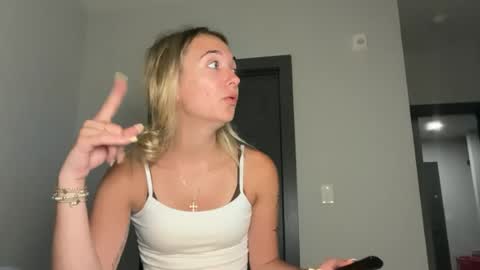 Snapshot of kelseyblu chatting on 7, 7, 2026 Kelsey Blu online show from 7, 7, 2026