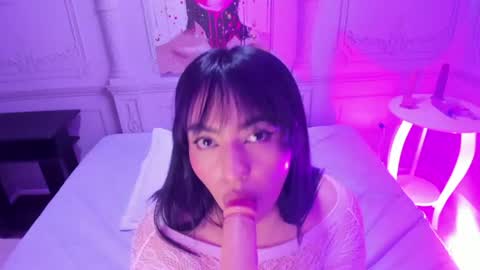 Snapshot of kendall_curves chatting on 14, 7, 2026 Kendall no Jenner online show from 14, 7, 2026