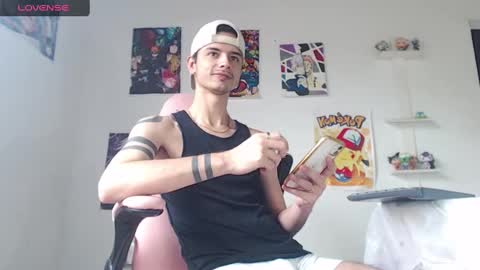 Snapshot of kendall_ros chatting on 19, 12, 2024 kendall ross online show from 19, 12, 2024