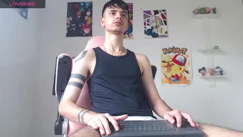 Snapshot of kendall_ros chatting on 25, 12, 2024 kendall ross online show from 25, 12, 2024