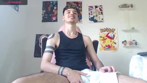 Snapshot of kendall_ros chatting on 25, 12, 2024 kendall ross online show from 25, 12, 2024