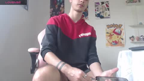 Snapshot of kendall_ros chatting on 30, 12, 2024 kendall ross online show from 30, 12, 2024