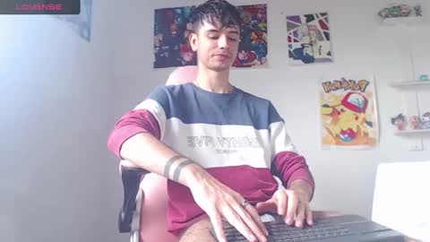 Snapshot of kendall_ros chatting on 5, 1, 2025 kendall ross online show from 5, 1, 2025