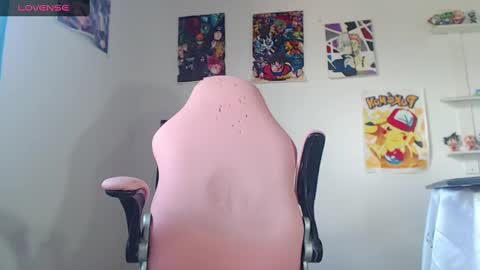 Snapshot of kendall_ros chatting on 5, 1, 2025 kendall ross online show from 5, 1, 2025