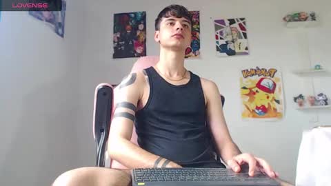 Snapshot of kendall_ros chatting on 8, 1, 2025 kendall ross online show from 8, 1, 2025