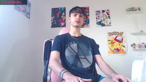 Snapshot of kendall_ros chatting on 11, 1, 2025 kendall ross online show from 11, 1, 2025