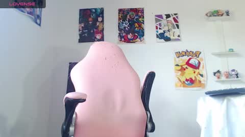 Snapshot of kendall_ros chatting on 12, 1, 2025 kendall ross online show from 12, 1, 2025