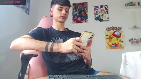 Snapshot of kendall_ros chatting on 18, 2, 2025 kendall ross online show from 18, 2, 2025