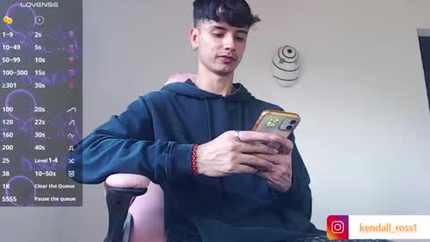 Snapshot of kendall_ros chatting on 22, 9, 2025 kendall ross online show from 22, 9, 2025