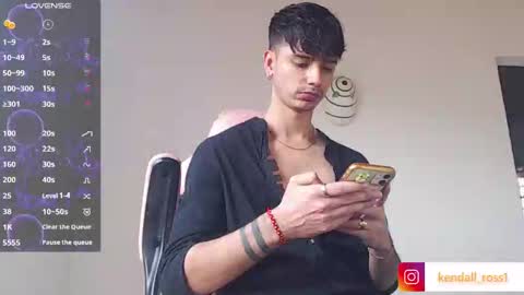 Snapshot of kendall_ros chatting on 24, 9, 2025 kendall ross online show from 24, 9, 2025