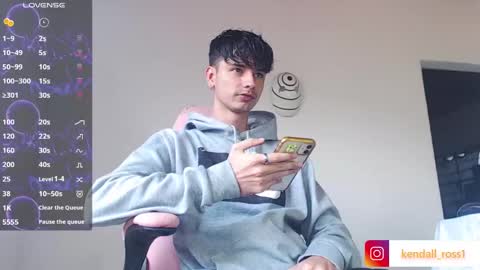 Snapshot of kendall_ros chatting on 27, 9, 2025 kendall ross online show from 27, 9, 2025