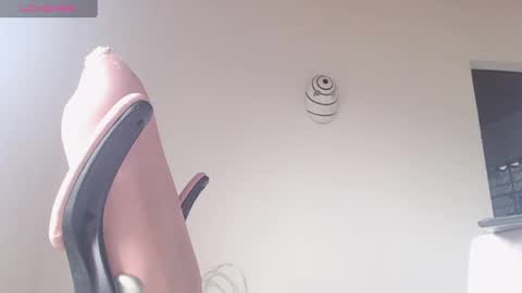 Snapshot of kendall_ros chatting on 28, 9, 2025 kendall ross online show from 28, 9, 2025