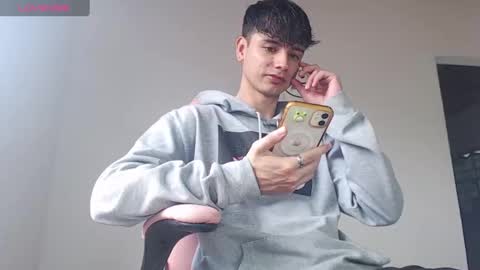 Snapshot of kendall_ros chatting on 30, 9, 2025 kendall ross online show from 30, 9, 2025