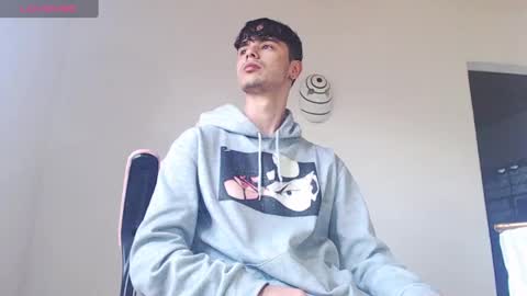 Snapshot of kendall_ros chatting on 9, 10, 2025 kendall ross online show from 9, 10, 2025