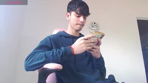 Snapshot of kendall_ros chatting on 15, 10, 2025 kendall ross online show from 15, 10, 2025