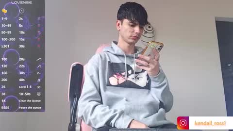 Snapshot of kendall_ros chatting on 17, 10, 2025 kendall ross online show from 17, 10, 2025