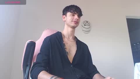 Snapshot of kendall_ros chatting on 18, 10, 2025 kendall ross online show from 18, 10, 2025