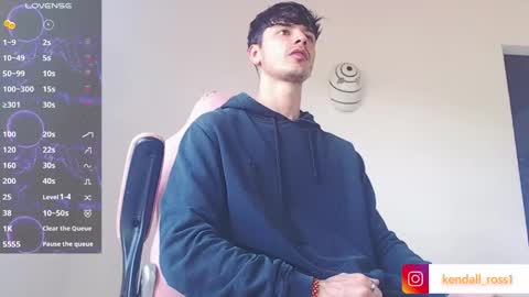 Snapshot of kendall_ros chatting on 25, 10, 2025 kendall ross online show from 25, 10, 2025