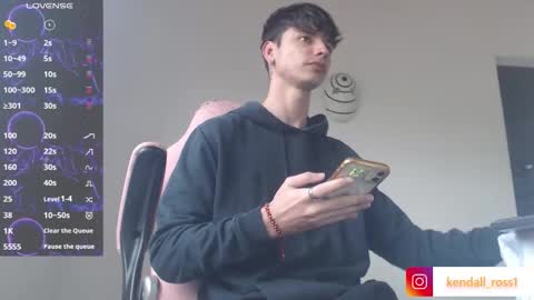 Snapshot of kendall_ros chatting on 26, 10, 2025 kendall ross online show from 26, 10, 2025