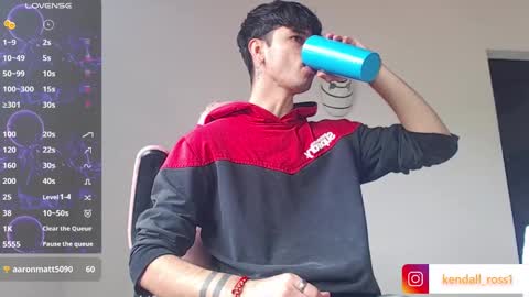 Snapshot of kendall_ros chatting on 30, 10, 2025 kendall ross online show from 30, 10, 2025