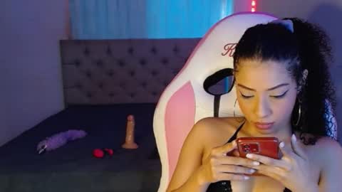 Snapshot of kendallrush2 chatting on 10, 12, 2024 Kendall Rush online show from 10, 12, 2024