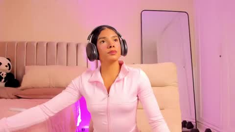Snapshot of kendra_fit chatting on 28, 5, 2026 Lu online show from 28, 5, 2026