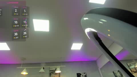 Snapshot of kendra_london chatting on 8, 4, 2026 Kendra London online show from 8, 4, 2026