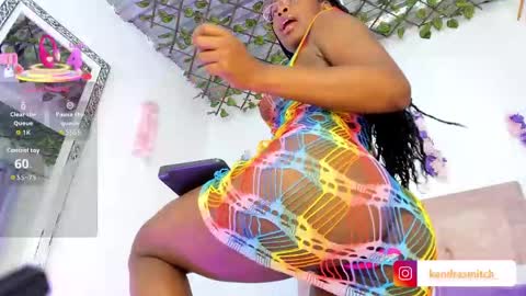 Snapshot of kendra_smiitch chatting on 1, 10, 2025 kendra  independent online show from 1, 10, 2025