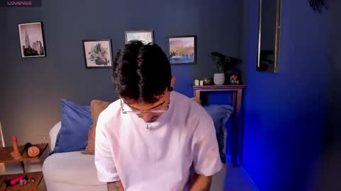 Snapshot of keneth_collins chatting on 26, 5, 2026 keneth_collins online show from 26, 5, 2026